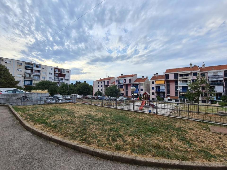 Valkane Beach Studio Apartment Pula Exteriör bild