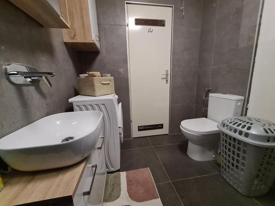 Valkane Beach Studio Apartment Pula Exteriör bild